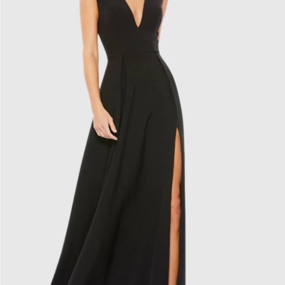 NWT | Mac Duggal 2654 Black Beaded Cap Sleeve V Neck A Line Gown Size 8 - Picture 5 of 12